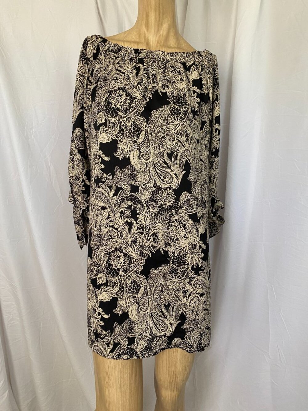 Veronica M Dress Small Black & Beige Paisley Print Off-Shoulder Tie Sleeves